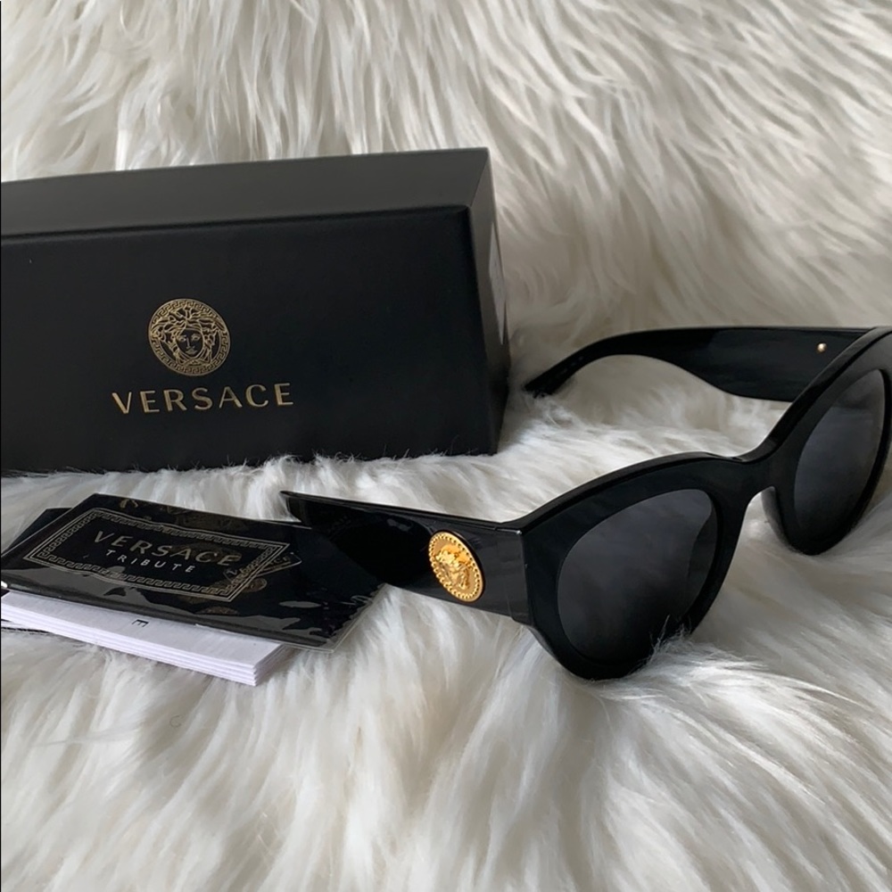 🔥 Versace Sunglasses 🕶